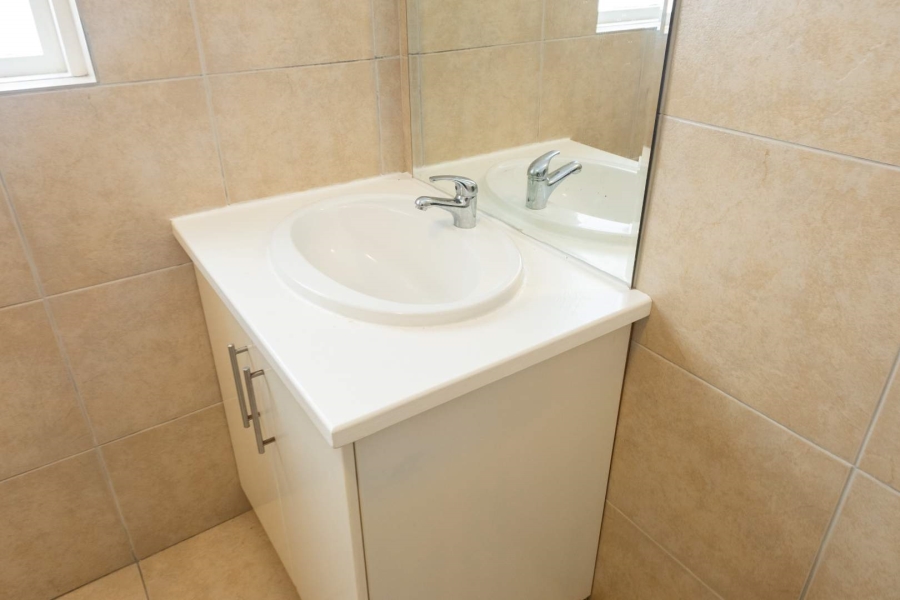 To Let 2 Bedroom Property for Rent in Sea Point Western Cape